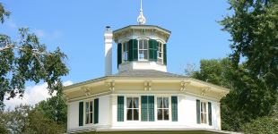 Hudson, WI    –   May 2, 2019   –  Octagon House Museum Opens